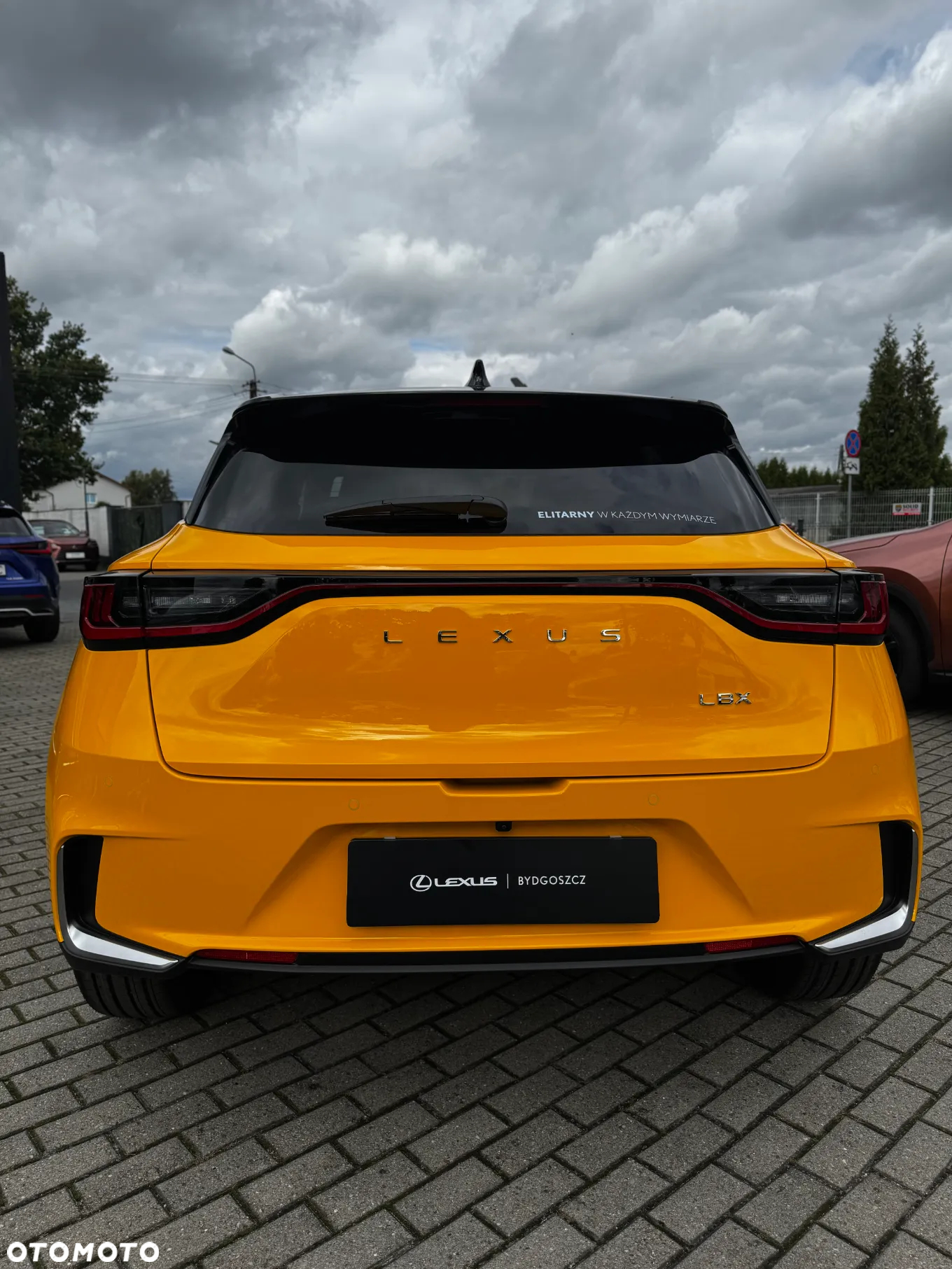 Lexus LBX 1.5 Hybrid Emotion - 3