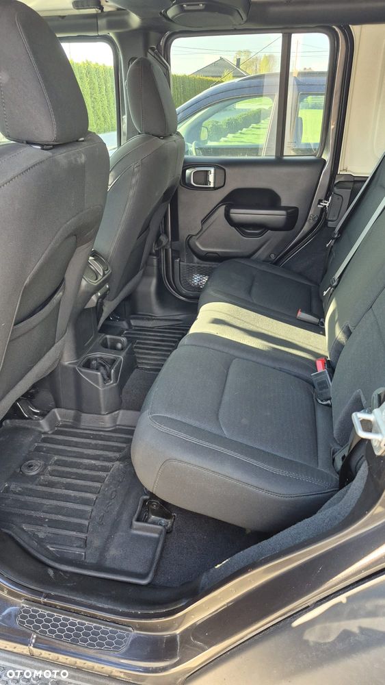 Jeep Wrangler 3.6 Unlim Night Eagle - 22