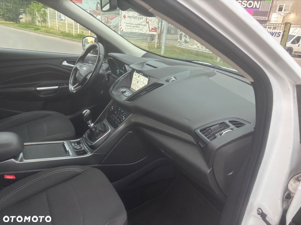 Ford Kuga 1.5 EcoBoost 2x4 Cool & Connect - 39