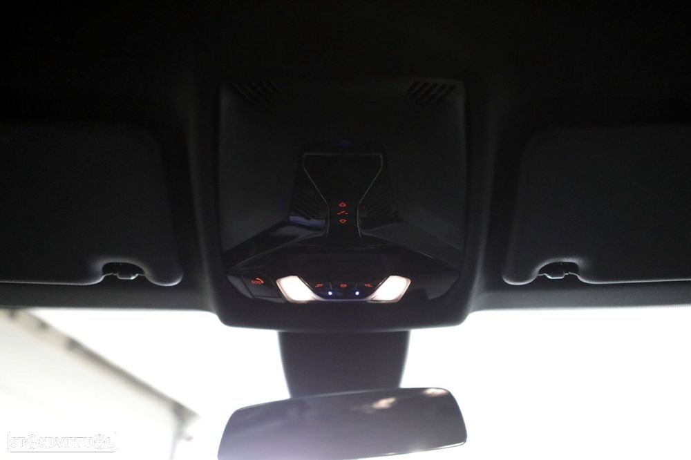 BMW 118 d Pack Desportivo M Pro - 44