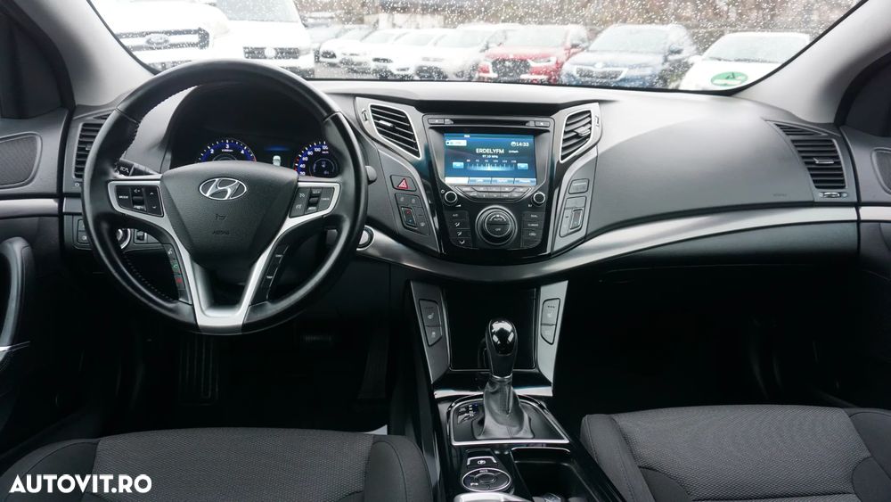 Hyundai i40 i40cw 1.7 CRDi Automatik Fifa World Cup Edition Gold - 16