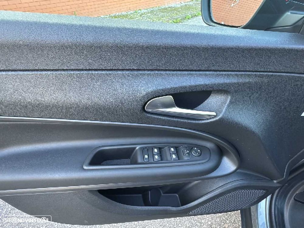 Jeep Avenger 1.2 GSE T3 Altitude - 12