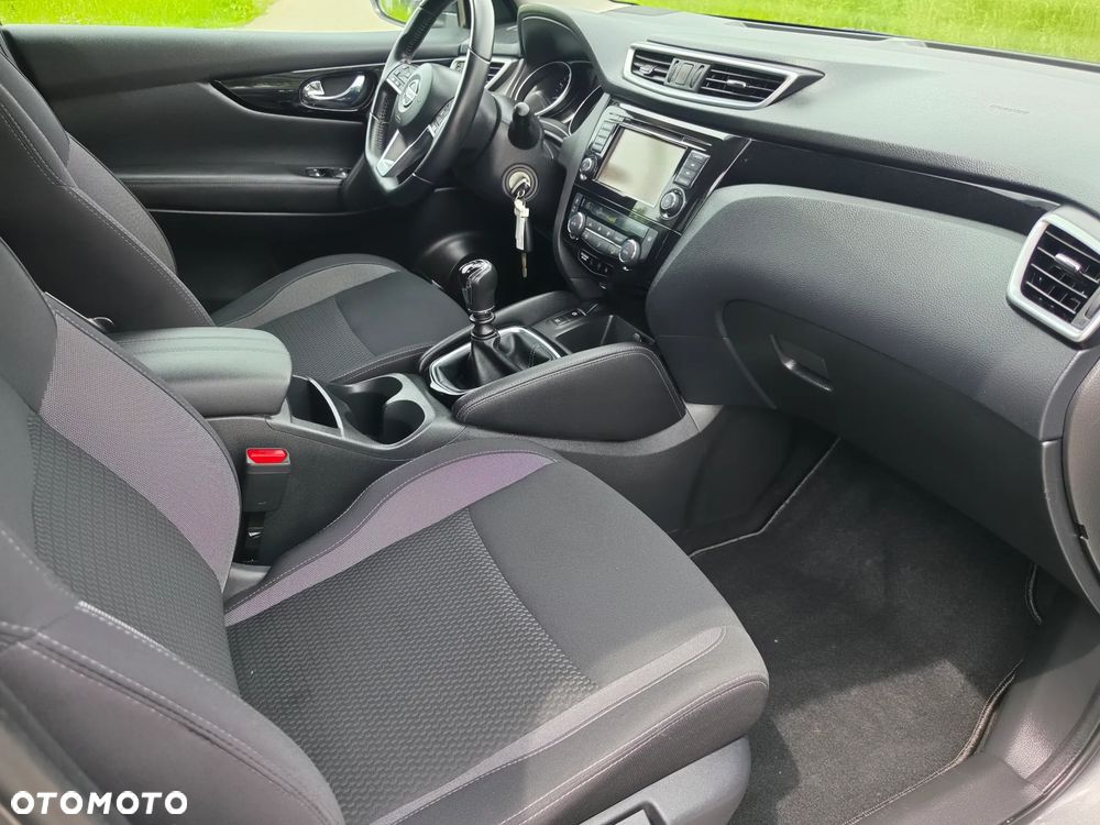 Nissan Qashqai 1.3 DIG-T N-Connecta - 33