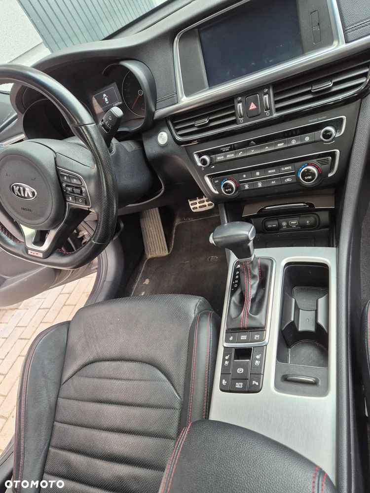 Kia Optima - 14