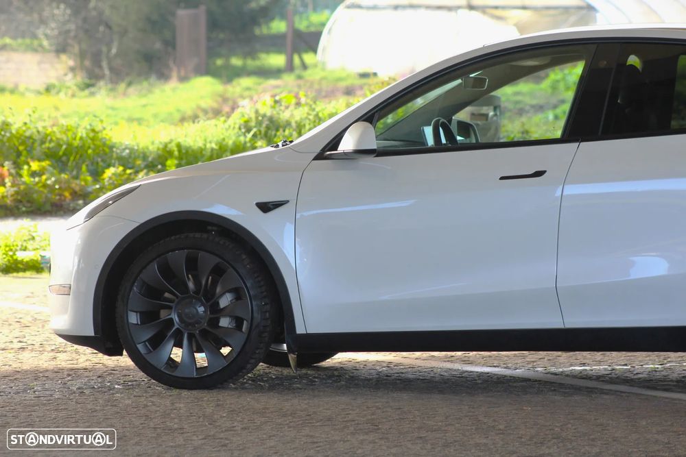 Tesla Model Y Long Range Dual Motor AWD - 15