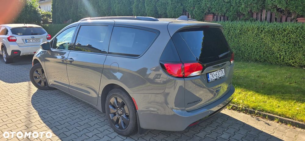 Chrysler Pacifica - 5