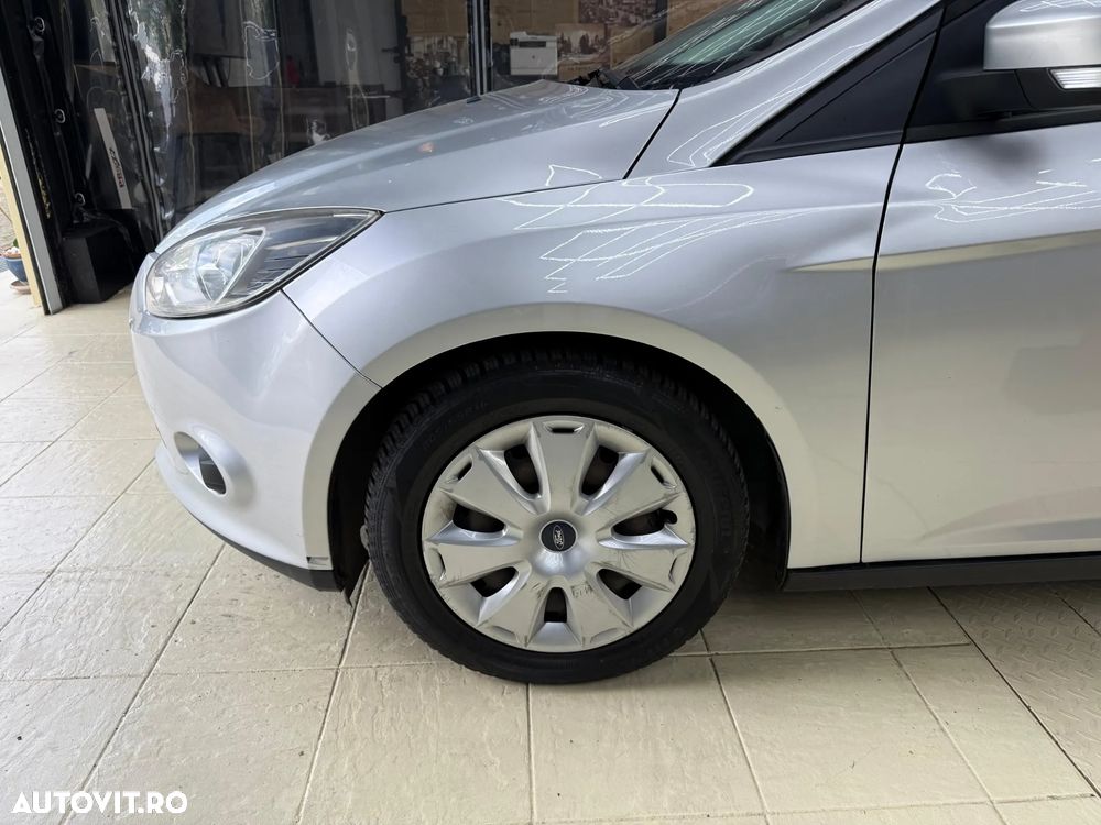Ford Focus 1.6 TDCI DPF Trend - 8