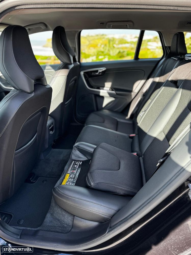 Volvo V60 2.0 D4 Momentum - 14