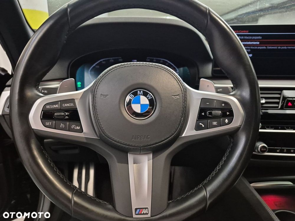 BMW Seria 5 540d xDrive mHEV M Sport sport - 24