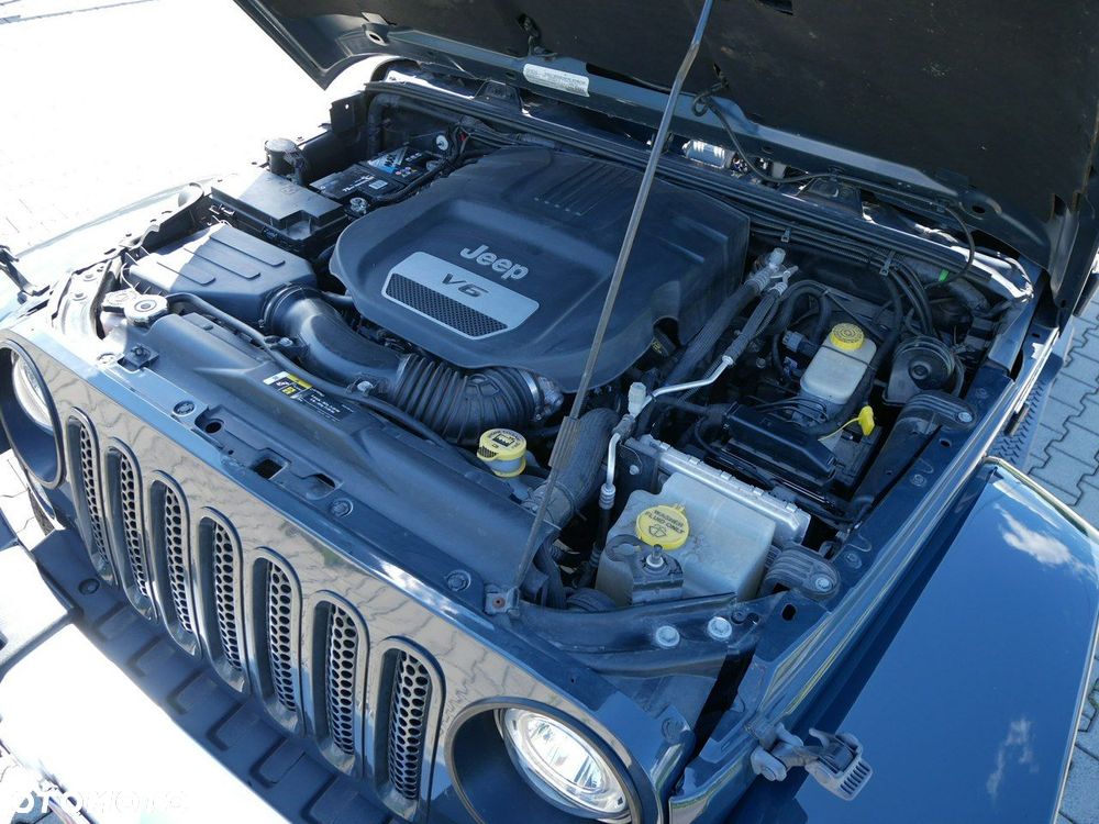 Jeep Wrangler 3.6 Unlim X - 28