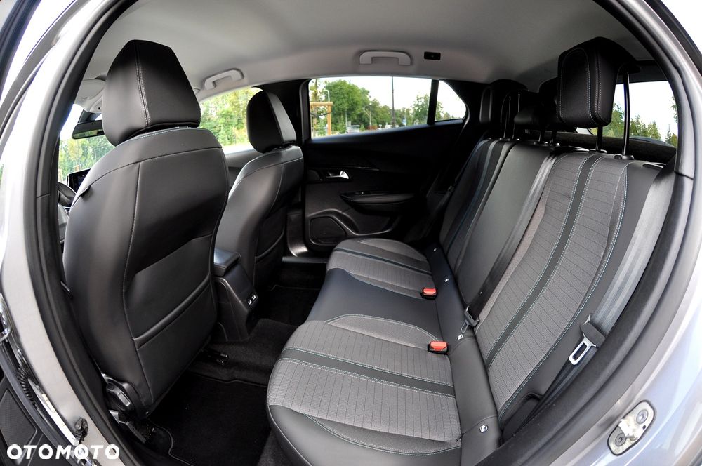 Peugeot 2008 BlueHDi 110 Allure Pack - 23