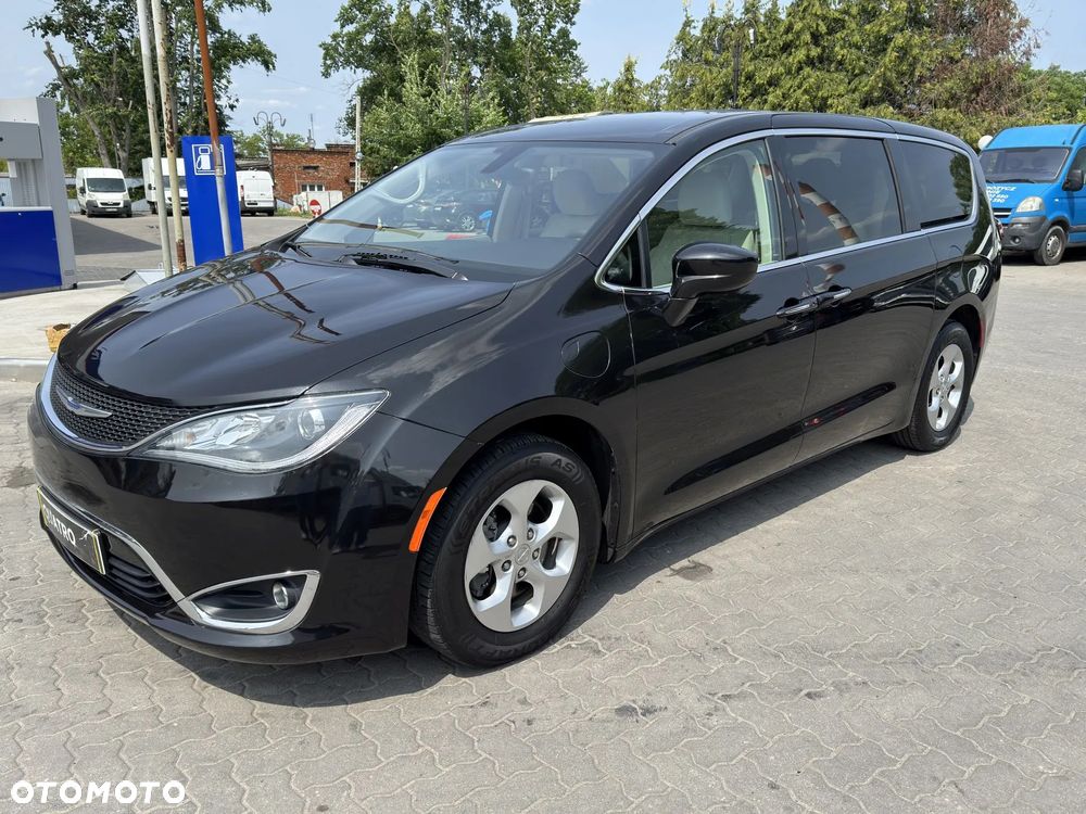 Chrysler Pacifica - 1