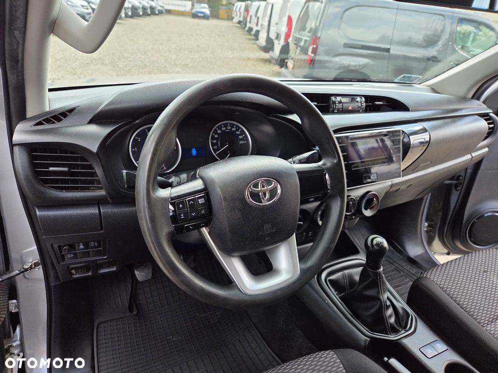 Toyota Hilux 2.4 D-4D Double Cab DLX 4x4 - 15