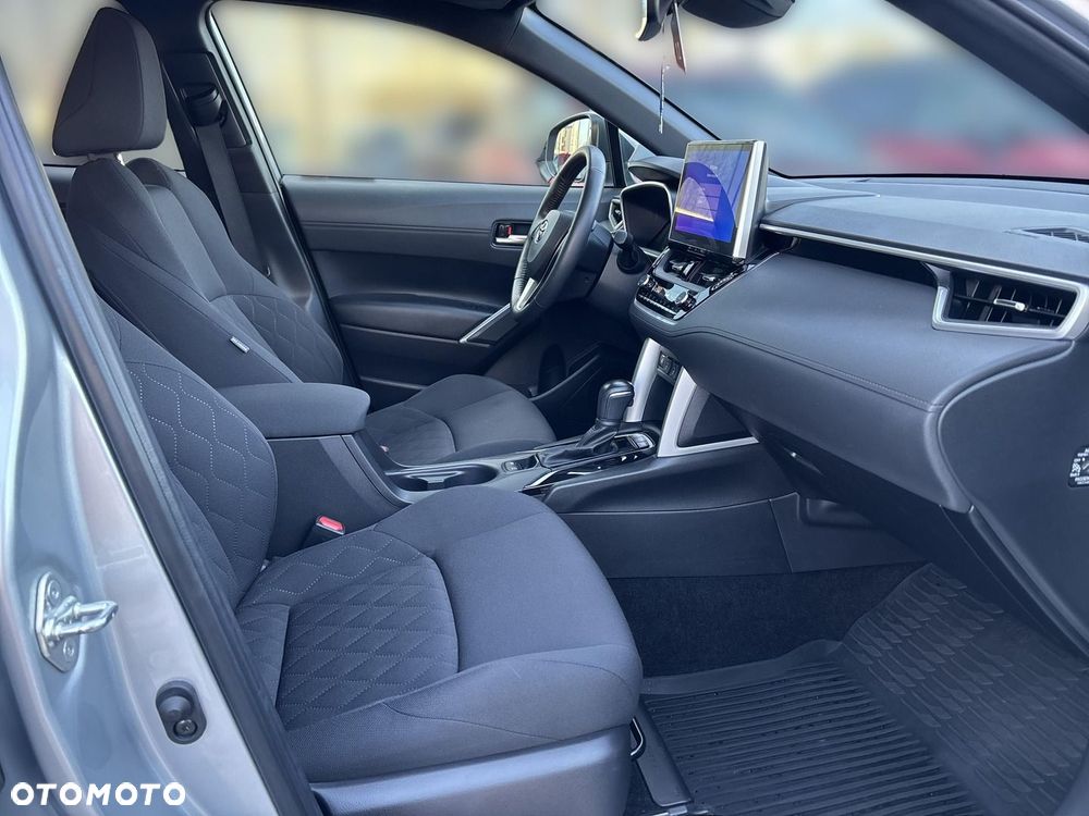 Toyota Corolla Cross - 11
