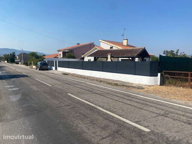 MORADIA CHALET E TERRENO 1000 M2 VILA VERDE DA RAIA - Grande imagem: 4/52