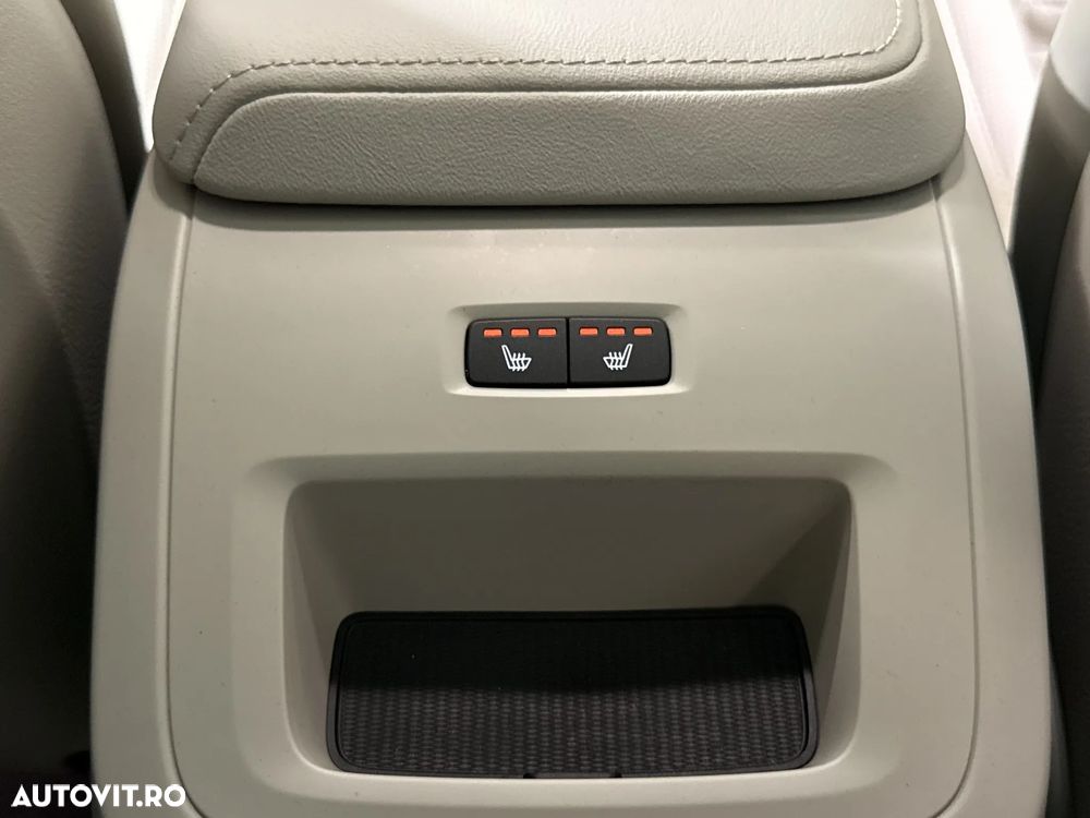 Volvo XC 60 - 25