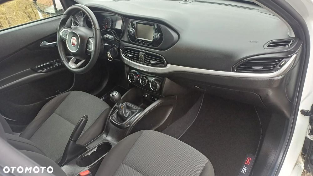 Fiat Tipo - 12