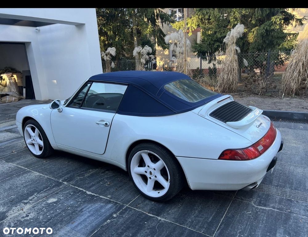 Porsche 911 Carrera - 4