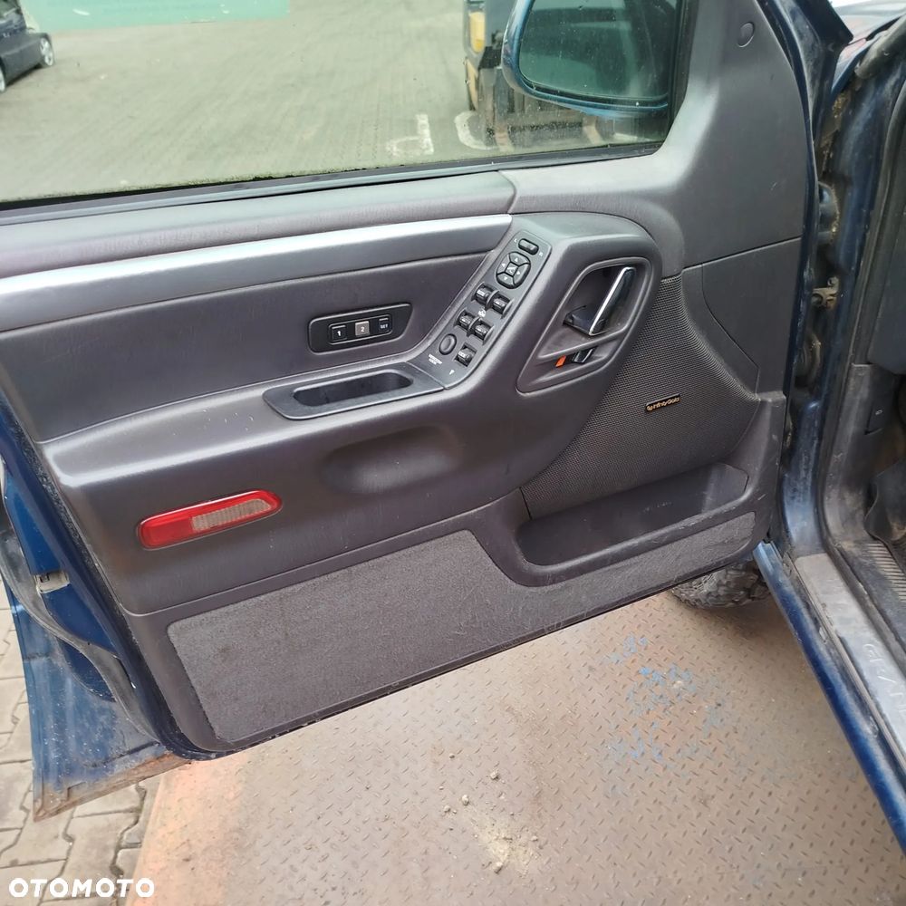 Jeep Cherokee na części . - 6