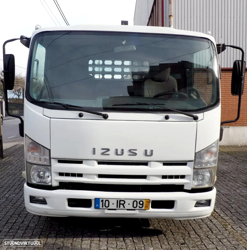 Isuzu NNR - 6