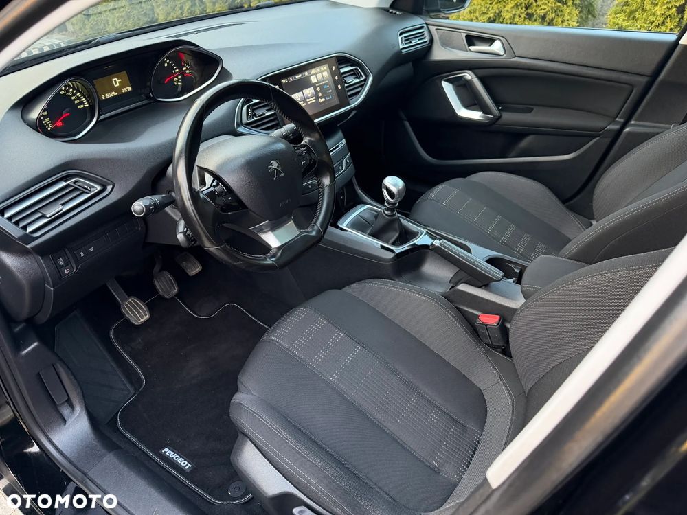 Peugeot 308 BlueHDi FAP 120 Stop & Start Allure - 17