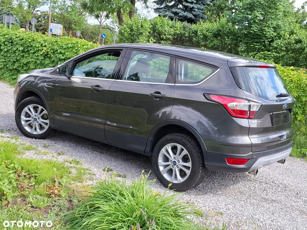 Ford Kuga 1.5 TDCi 2x4 Titanium - 12