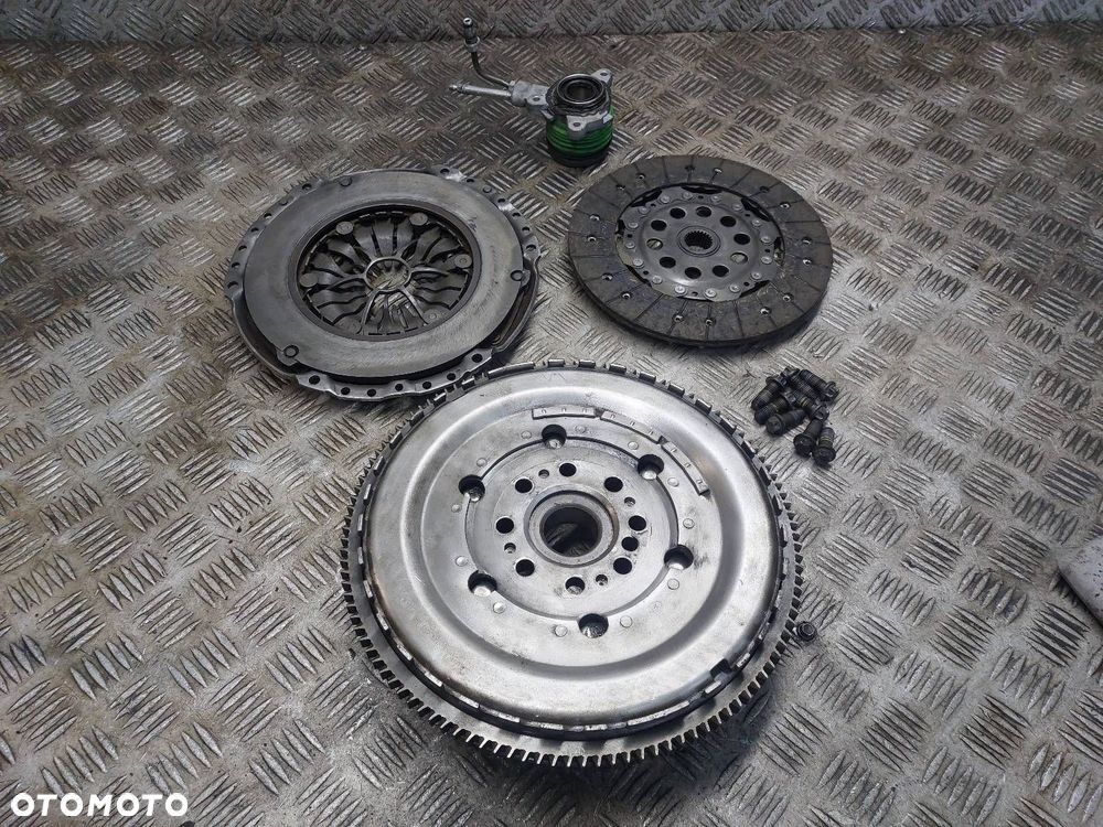 KOŁO DWUMASOWE + TARCZA + DOCISK + ŁOŻYSKO OPOROWE FORD MONDEO MK3 2.0 TDDI - 6