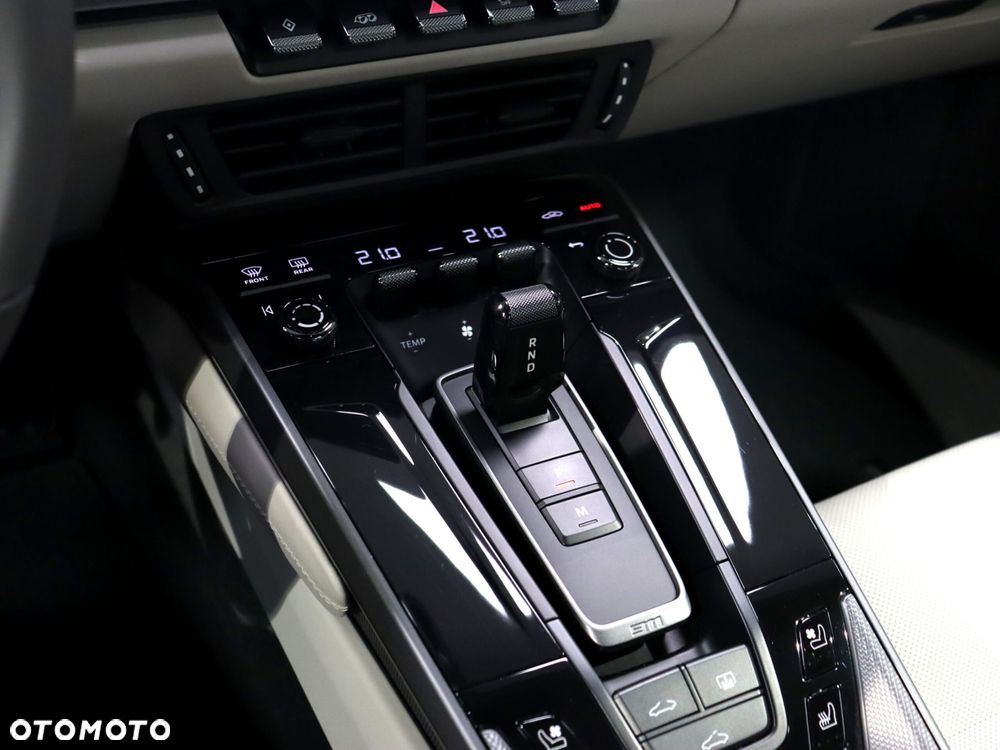 Porsche 911 Carrera S - 25