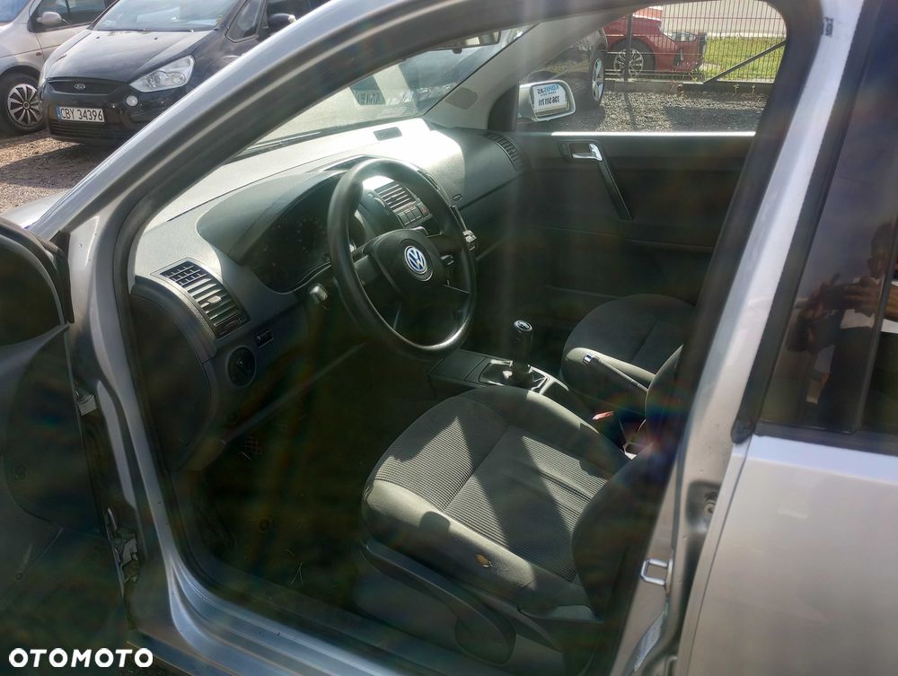 Volkswagen Polo - 4