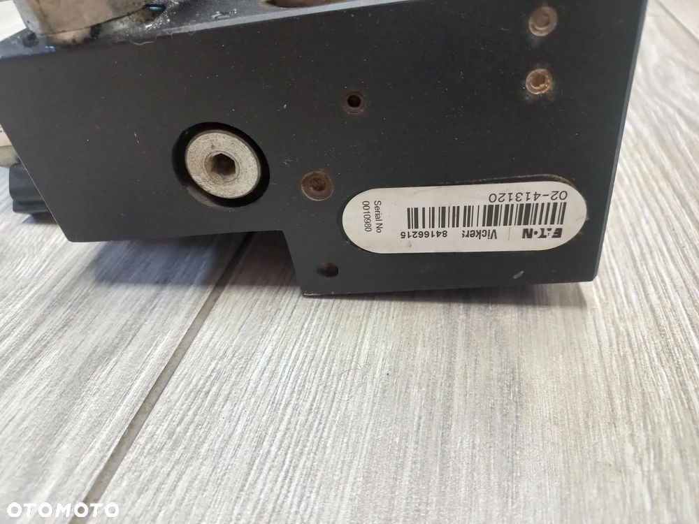 Zawór sterujący Vickers,84166215,orbitrol,84261626,87862245,47862245,47403442,contro valve section,gps,cnh,ls,steering valve,t7,puma - 7
