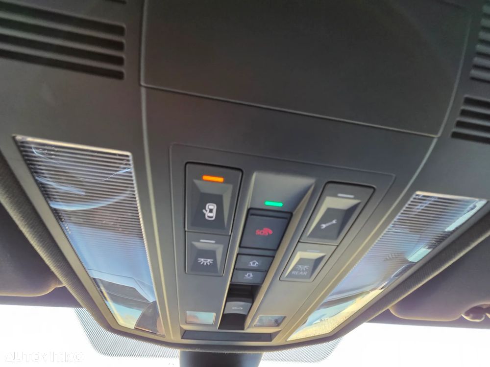 Volkswagen Touareg V6 TDI 4MOTION R-Line - 18
