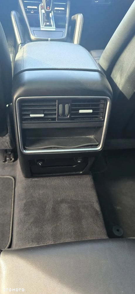 Porsche Cayenne - 25