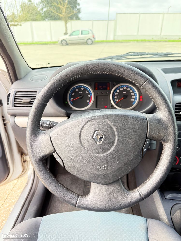 Renault Clio 1.2 16V Authentique - 19