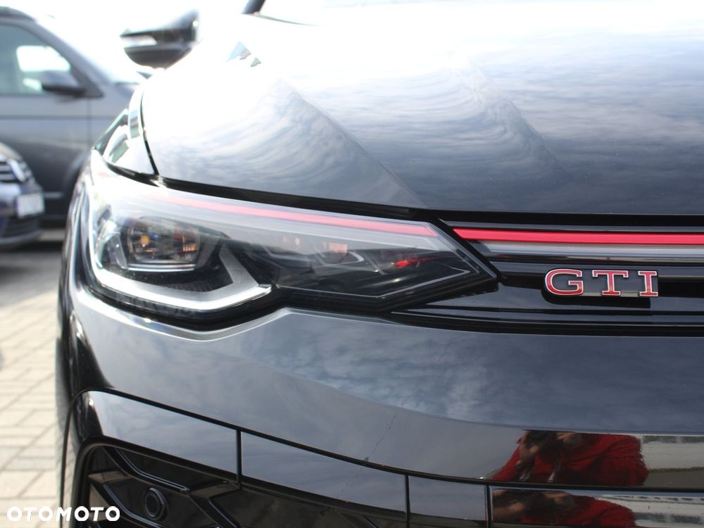 Volkswagen Golf - 29