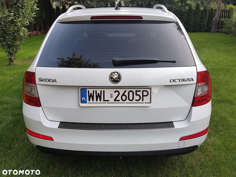 Skoda Octavia Combi 1.6 TDI (Green tec) DSG Style - 6