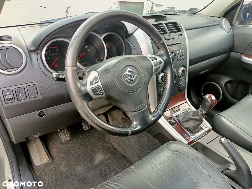 Suzuki Grand Vitara 2.0 De luxe - 9