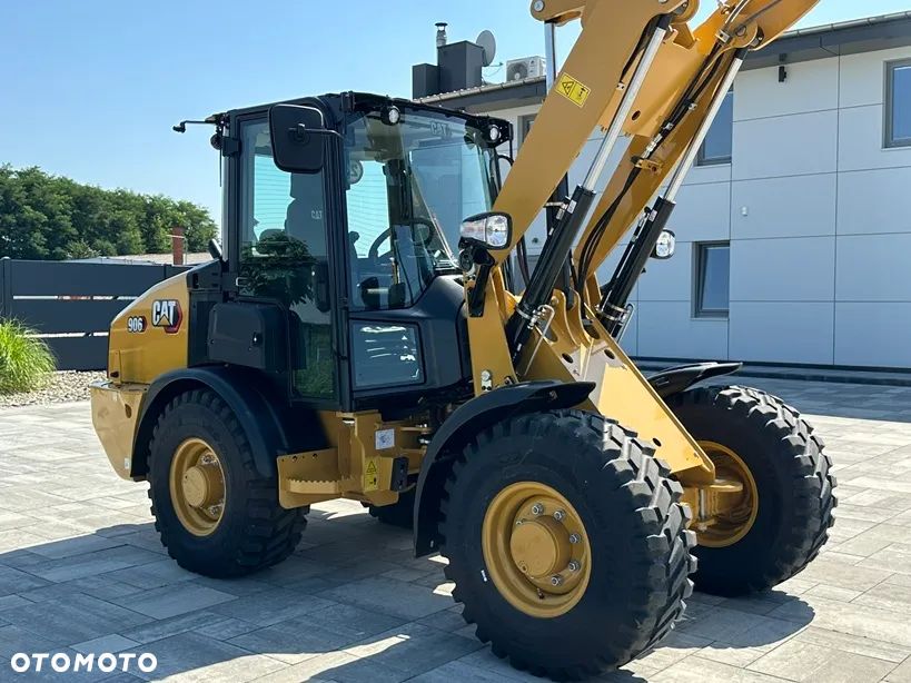Caterpillar 906 - 7