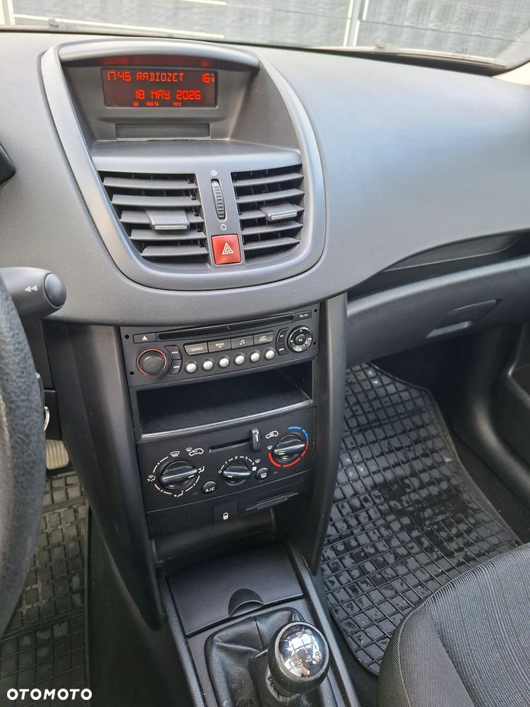 Peugeot 207 1.4 Trendy - 12