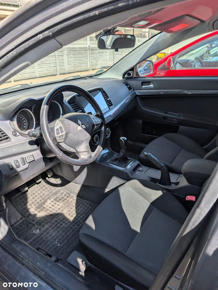 Mitsubishi Lancer 1.8 Intense - 12