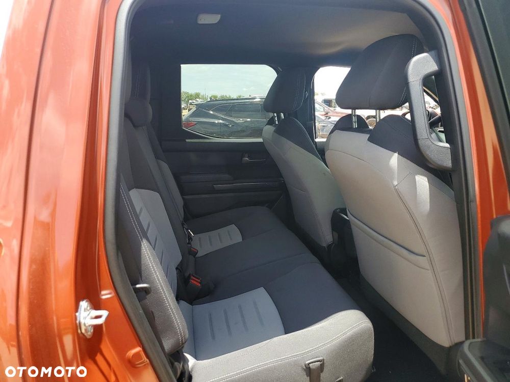Toyota Tacoma - 9