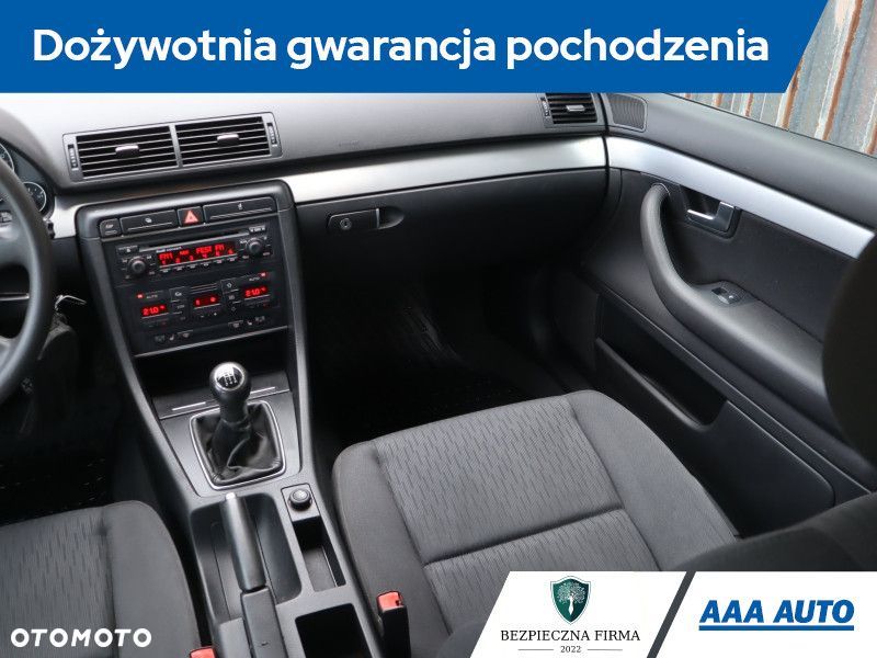 Audi A4 Limousine - 10