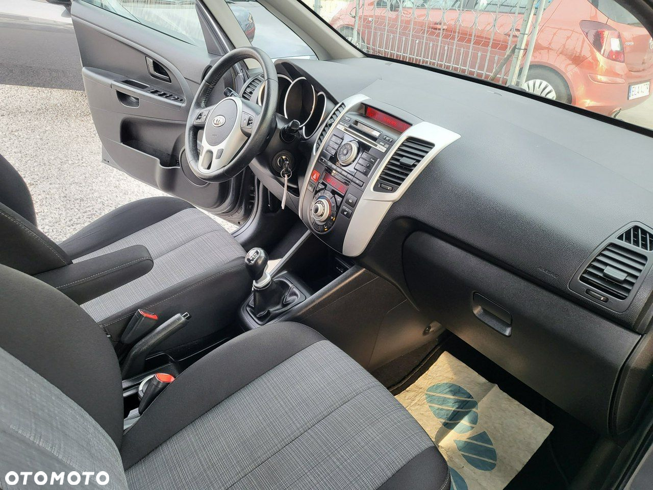 Kia Venga - 16