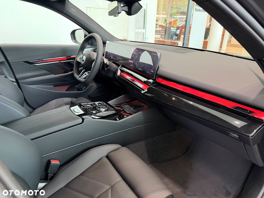 BMW Seria 5 520d xDrive mHEV - 5