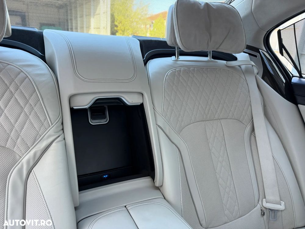 BMW Seria 7 730Ld xDrive - 28