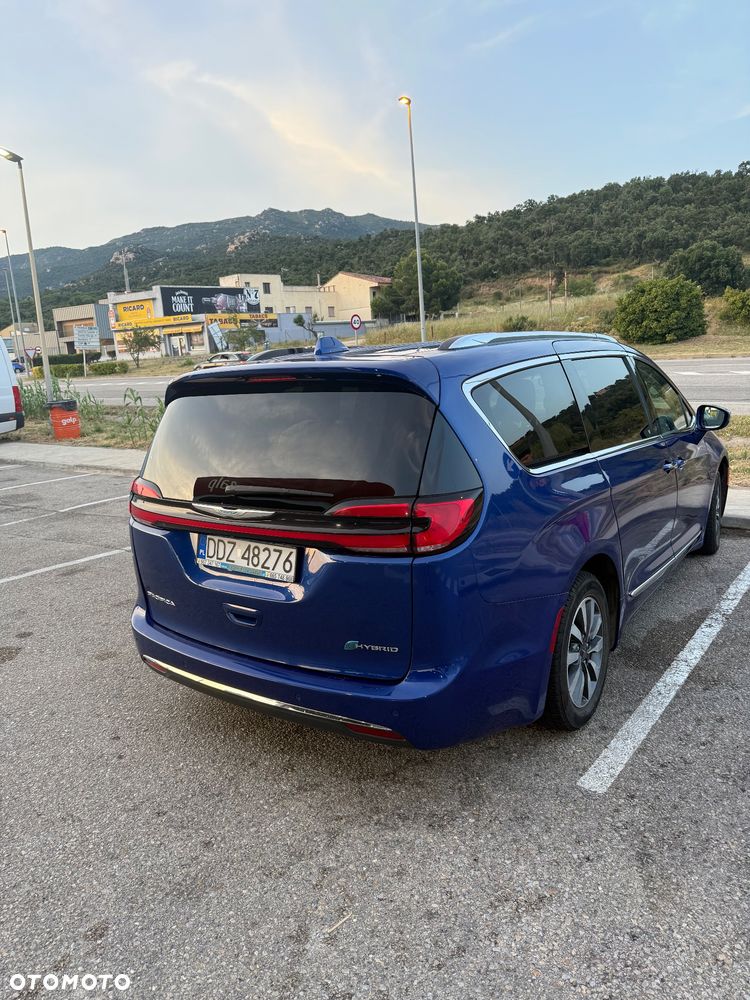Chrysler Pacifica - 12