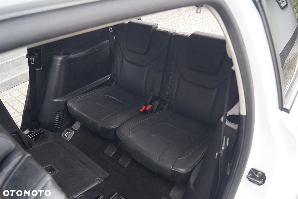 Ford S-Max 2.0 EcoBoost Titanium - 25