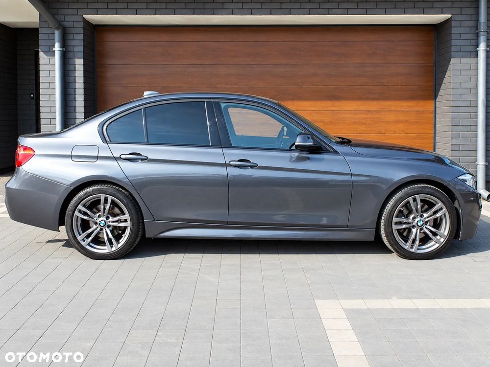 BMW Seria 3 330i xDrive Edition M Sport Shadow - 7