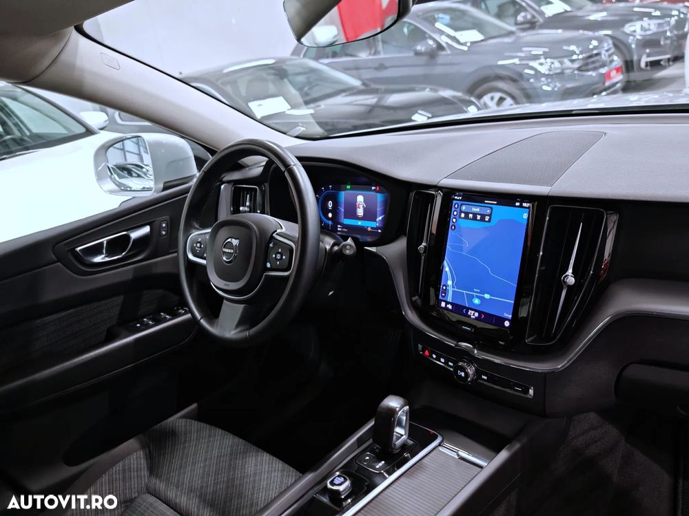 Volvo XC 60 B4 MHEV Momentum Pro - 8