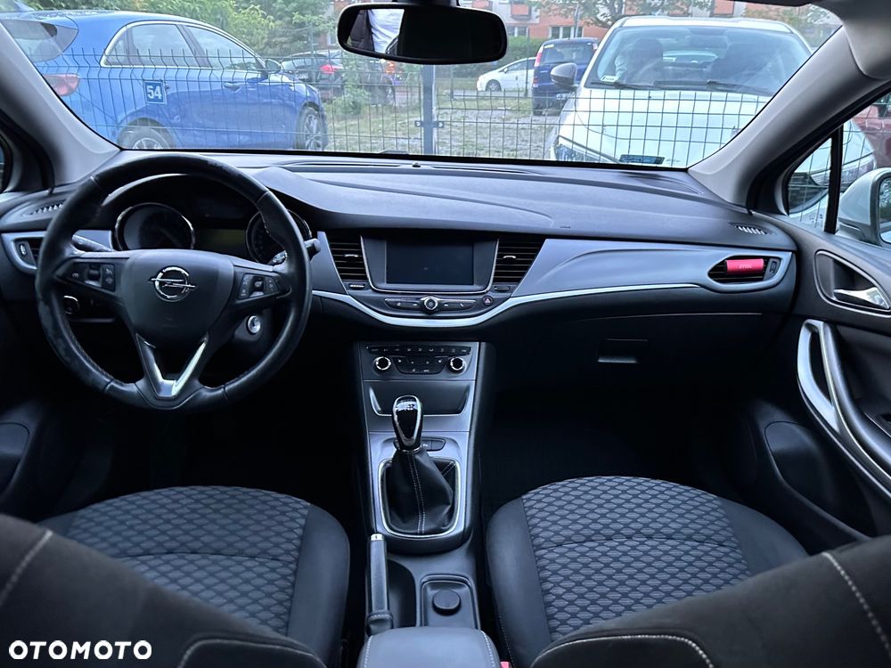 Opel Astra 1.4 T Enjoy - 10