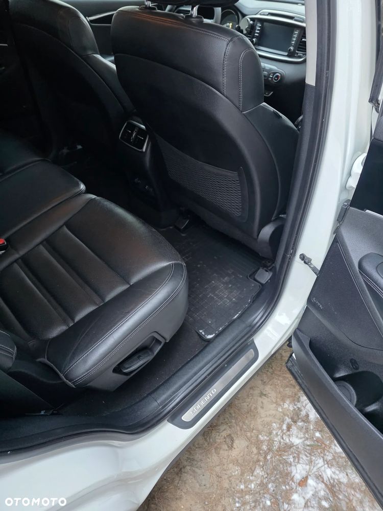 Kia Sorento - 38